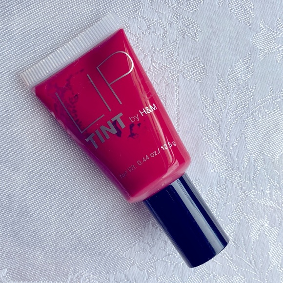 NWOT. H&M Lip tint set of 2 extra large sizes of deeply pigmented colors. - Picture 4 of 4